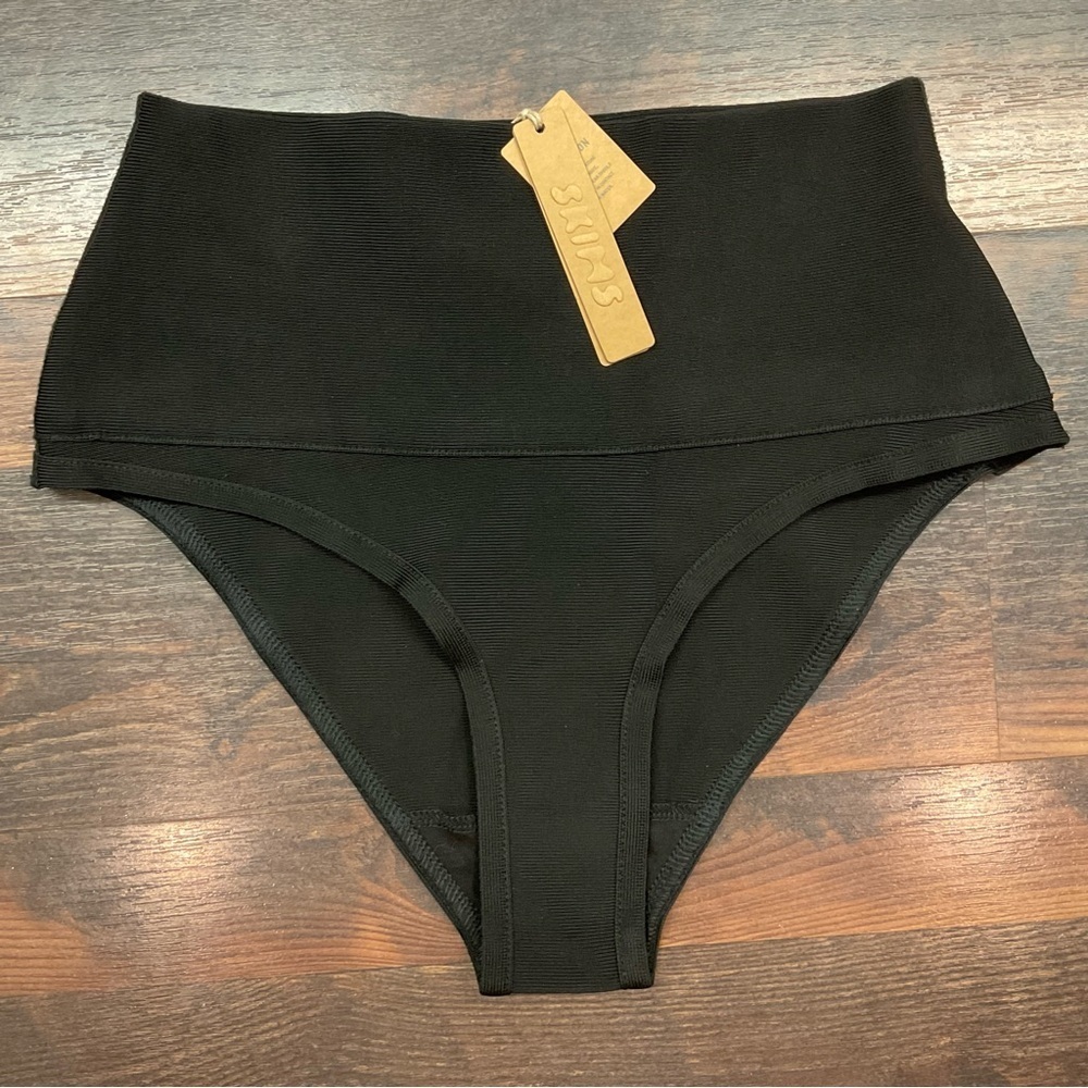 SKIMS High Waist Swim Bottom in Onyx - Picture 5 of 7